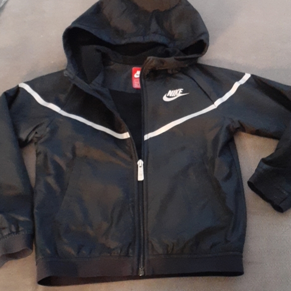 nike lightweight coat
